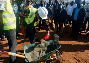 Governador da Província de Inhambane Inicia Construção de Sistema de Abastecimento